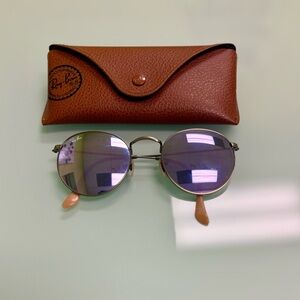 Ray-Ban Round Sunglasses with Brown Case